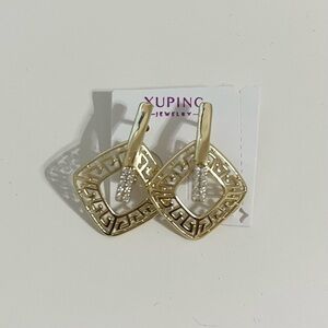 NEW Geometric Gold Tone Fashion Earrings